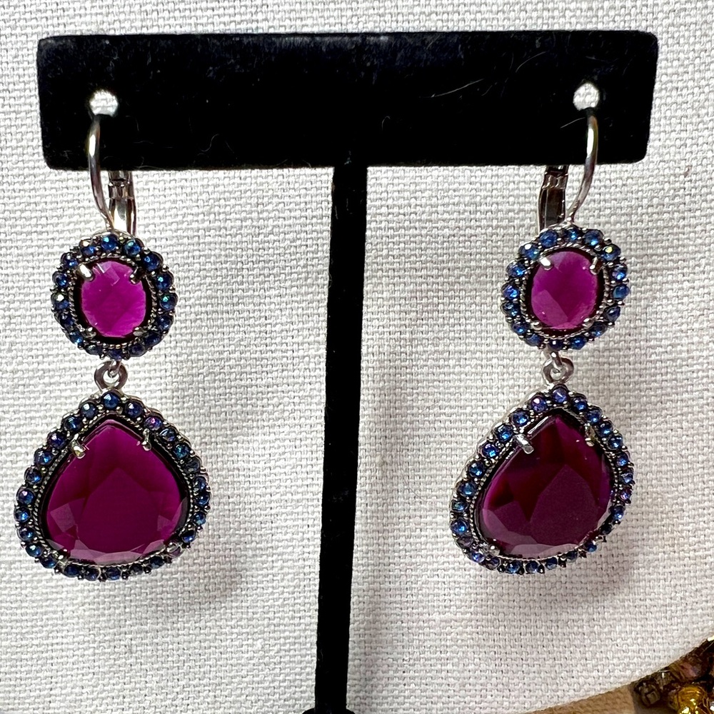 Vintage Red Estate NR Nancy and Rise Dangle Drop Pierced Earrings 2 1/2” L 1”